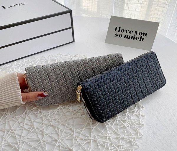 2020 fashion women weave wallet wrist handle phone case long section money pocket pouch handbag women039s purse card holders13620848, Red;black
2020 fashion women weave wallet wrist handle phone case long section money pocket pouch handbag women039s purse card holders13620848, Red;black