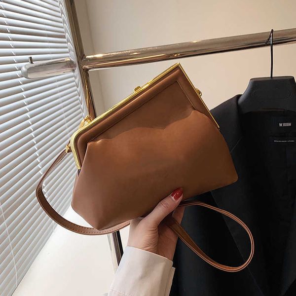 well-known brand designer bag women evening dress clip dinner bag fashion classic one shoulder oblique span bags pu leather shell bags purse
well-known brand designer bag women evening dress clip dinner bag fashion classic one shoulder oblique span bags pu leather shell bags purse