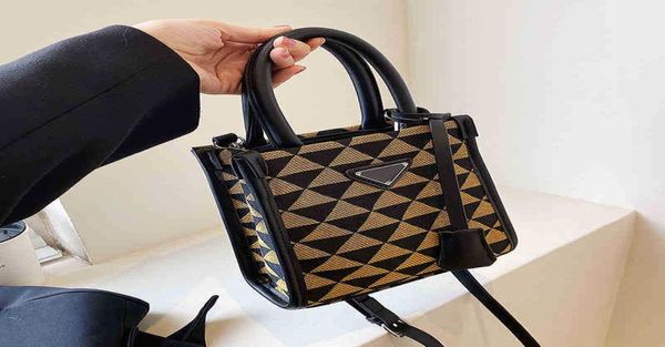 versatile large capacity bag women039s 2022 new style fashion portable tote bag leisure crossbody bag5845678
versatile large capacity bag women039s 2022 new style fashion portable tote bag leisure crossbody bag5845678
