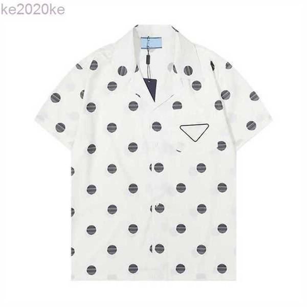 22ss summer designer men's hawaii short-sleeved silk bowling shirt casual shirts vintage lines of this luxury short sleeve dress w9w6 k, White;black
22ss summer designer men's hawaii short-sleeved silk bowling shirt casual shirts vintage lines of this luxury short sleeve dress w9w6 k, White;black
