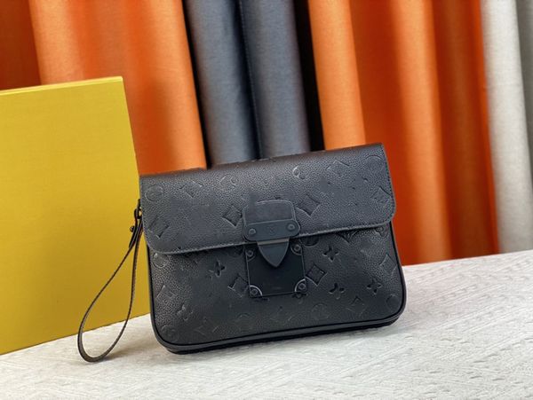 pouch s lock 4a men clutch bags trunk clasp luxurys designers monograms embossed macassar canvas leather s-lock magnetic closure handle bag
pouch s lock 4a men clutch bags trunk clasp luxurys designers monograms embossed macassar canvas leather s-lock magnetic closure handle bag