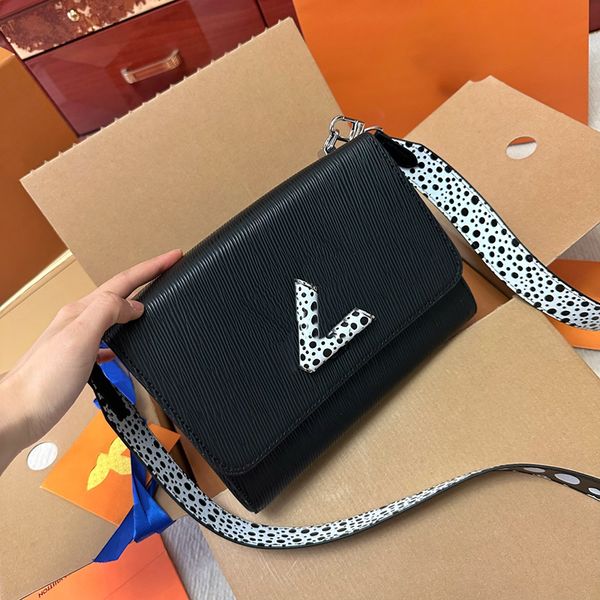 designer shoulder bag womens luxury twist bags leather small square designers bag metal long chain v shaped crossbody bags fashion woman cro
designer shoulder bag womens luxury twist bags leather small square designers bag metal long chain v shaped crossbody bags fashion woman cro