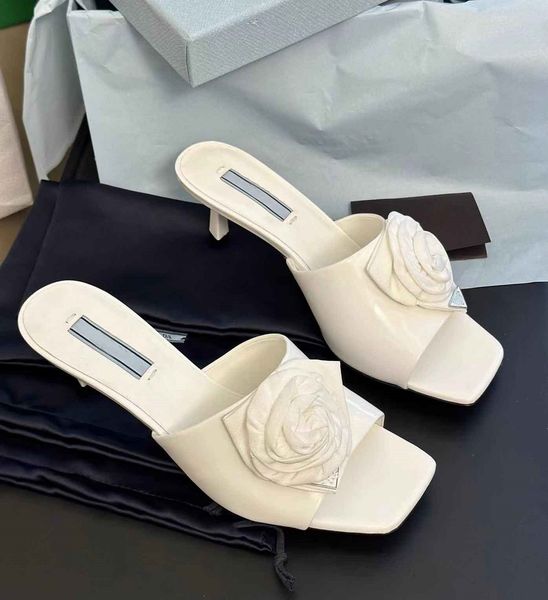 summer luxury pra-sandals shoes floral flower slide women kitten heels brush leather white black slippers party wedding lady walking eu35-43
summer luxury pra-sandals shoes floral flower slide women kitten heels brush leather white black slippers party wedding lady walking eu35-43