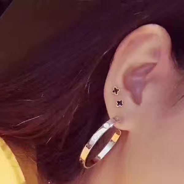gold diamond stud earrings titanium steel 18k love earrings for women exquisite simple fashion with bag, Silver
gold diamond stud earrings titanium steel 18k love earrings for women exquisite simple fashion with bag, Silver