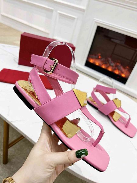 fashion sandals summer women flip flop slippers slide leather leisure sandals luxury valentinoity designers sandals h19, Black
fashion sandals summer women flip flop slippers slide leather leisure sandals luxury valentinoity designers sandals h19, Black