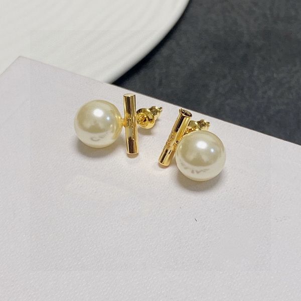 2023 new c-shaped earrings stud female niche design celinity high-quality texture needle retro temperament jewelry gift ac2c, Golden;silver
2023 new c-shaped earrings stud female niche design celinity high-quality texture needle retro temperament jewelry gift ac2c, Golden;silver