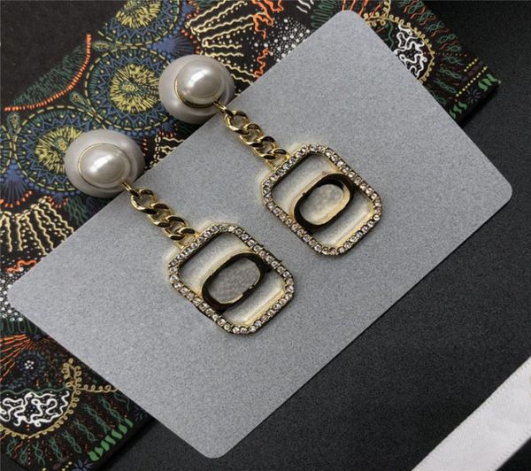retail and whole women designer earrings girls ladies fashion famous letter pearl luxury couples individuality earring suit pi2923878, Golden;silver
retail and whole women designer earrings girls ladies fashion famous letter pearl luxury couples individuality earring suit pi2923878, Golden;silver