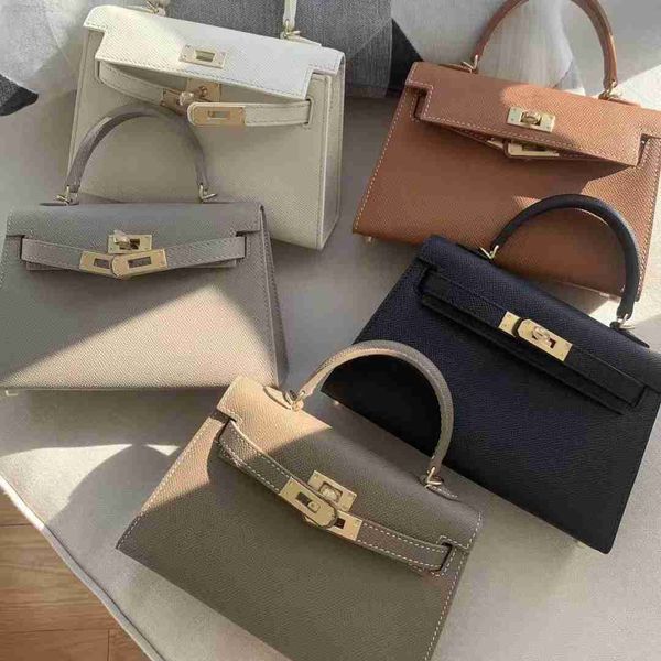 superior quality fashion pu material reusable leather tote bags elegant luxury designer bag women genuine hand
superior quality fashion pu material reusable leather tote bags elegant luxury designer bag women genuine hand
