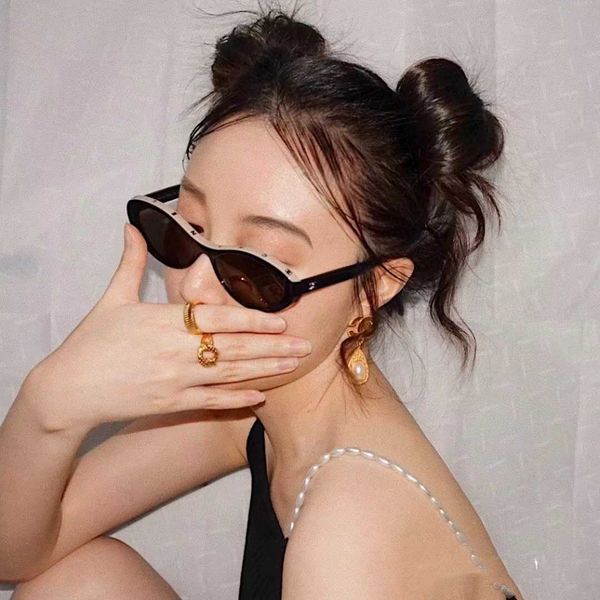 Fashion designer brand cool sunglasses luxury Super high quality New ch5416 oval female star ins same letter double C
Fashion designer brand cool sunglasses luxury Super high quality New ch5416 oval female star ins same letter double C