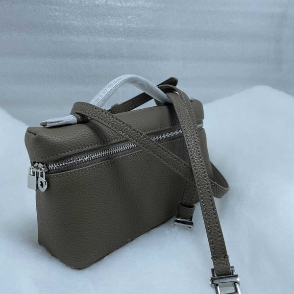 loro l19 bag piana women's bags elephant grey head cowhide small square bag lp lunch box bag makeup canvas ostrich stranded handbag bac
loro l19 bag piana women's bags elephant grey head cowhide small square bag lp lunch box bag makeup canvas ostrich stranded handbag bac