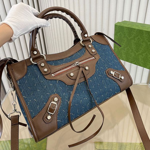 locomotive bag women fashion totes designer handbags old flower letter shoulder bags zipper closure real leather handle removable shoulder s
locomotive bag women fashion totes designer handbags old flower letter shoulder bags zipper closure real leather handle removable shoulder s