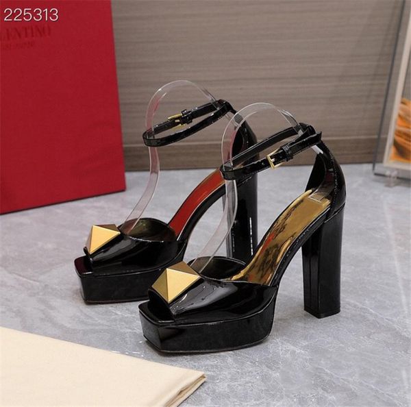 thick bottom and high waterproof table patent leather sandals gold spikes embellished opentoe high heels3134239, Black
thick bottom and high waterproof table patent leather sandals gold spikes embellished opentoe high heels3134239, Black