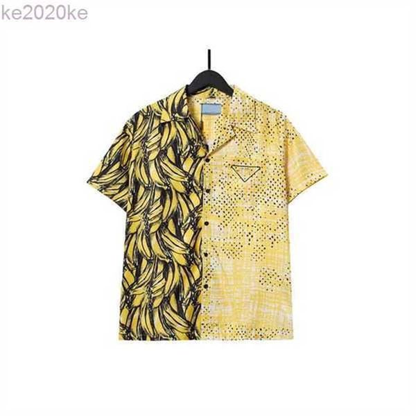 22ss summer designer men's hawaii short-sleeved silk bowling shirt casual shirts vintage lines of this luxury short sleeve dress 0utb o, White;black
22ss summer designer men's hawaii short-sleeved silk bowling shirt casual shirts vintage lines of this luxury short sleeve dress 0utb o, White;black