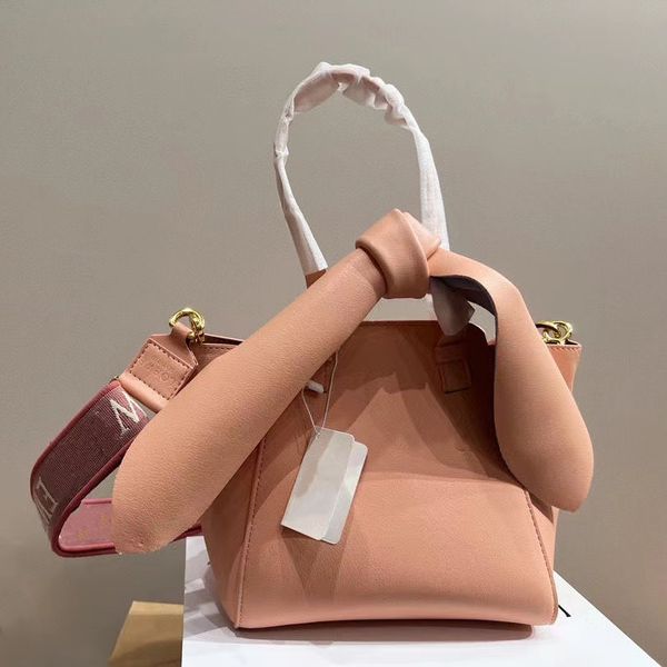 high version designer bags shoulder handbag women's leather new rabbit ears handheld tote bag luxury embroidery crossbody bag
high version designer bags shoulder handbag women's leather new rabbit ears handheld tote bag luxury embroidery crossbody bag