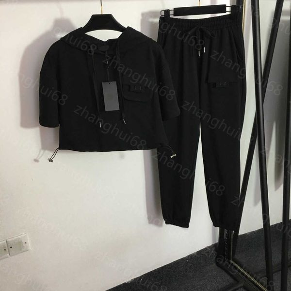 23ss womens designer clothing women pants sets casual suit single pocket hooded short sleeved short style hoodie elastic waist casual pants, White
23ss womens designer clothing women pants sets casual suit single pocket hooded short sleeved short style hoodie elastic waist casual pants, White