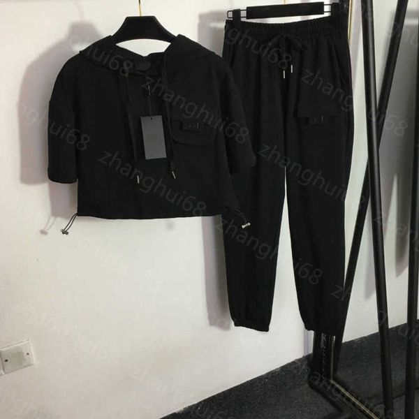 23ss womens designer clothing women pants sets casual suit single pocket hooded short sleeved short style hoodie elastic waist casual pants, White
23ss womens designer clothing women pants sets casual suit single pocket hooded short sleeved short style hoodie elastic waist casual pants, White