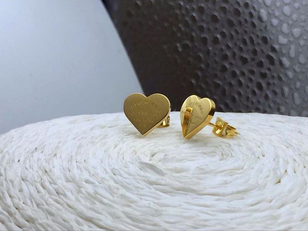 earring luxury earrings designer earrings for woman cute letters heart earrings perforated jewelry gift female accessories titanium designer, Golden;silver
earring luxury earrings designer earrings for woman cute letters heart earrings perforated jewelry gift female accessories titanium designer, Golden;silver