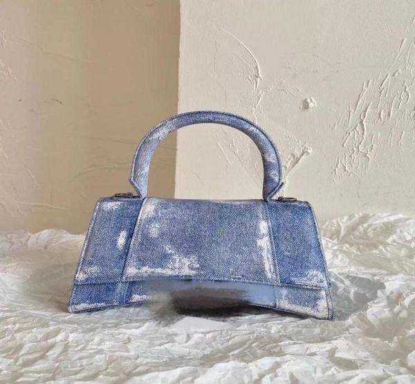 2022waxing leather bucket bag simple double strap handbag shoulder bags for women allpurpose shopping tote sac bolsa feminina7384625, Black;red
2022waxing leather bucket bag simple double strap handbag shoulder bags for women allpurpose shopping tote sac bolsa feminina7384625, Black;red