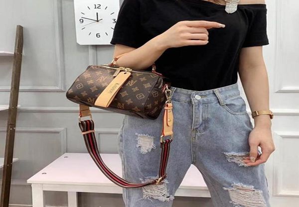 women 100 genuine leather saddle bags 2021 new fashion single shoulder andle handbags ladies fashionable purses luis brand5941965
women 100 genuine leather saddle bags 2021 new fashion single shoulder andle handbags ladies fashionable purses luis brand5941965