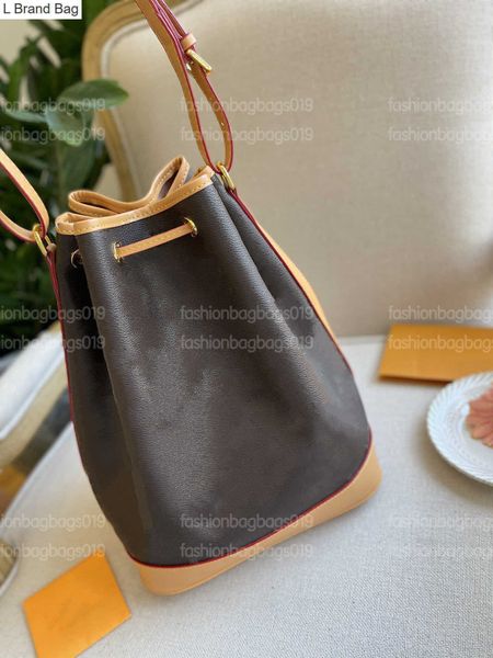 l brand bag fashion womens designers bucket bag brown coated canvas neonoe totes 1932 drawstring closure outdoor hobo purse wallet shoulder, Black
l brand bag fashion womens designers bucket bag brown coated canvas neonoe totes 1932 drawstring closure outdoor hobo purse wallet shoulder, Black