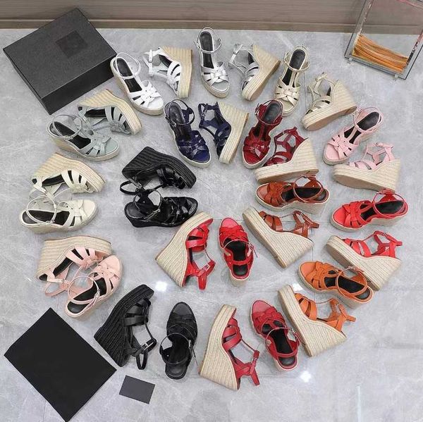2023 straw wedges tribute sandals mule women logo espadrilles pumps patent leather strappy roman sandal platform slides dress shoes ankle st, Black
2023 straw wedges tribute sandals mule women logo espadrilles pumps patent leather strappy roman sandal platform slides dress shoes ankle st, Black