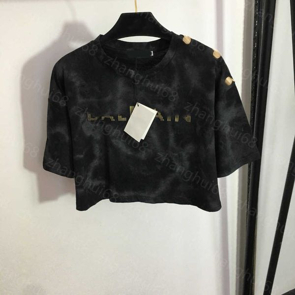 23ss womens t-shirt womens designer clothing tee round neck pure cotton shoulder button gold monogram print short waist short sleeve t-shirt, White
23ss womens t-shirt womens designer clothing tee round neck pure cotton shoulder button gold monogram print short waist short sleeve t-shirt, White