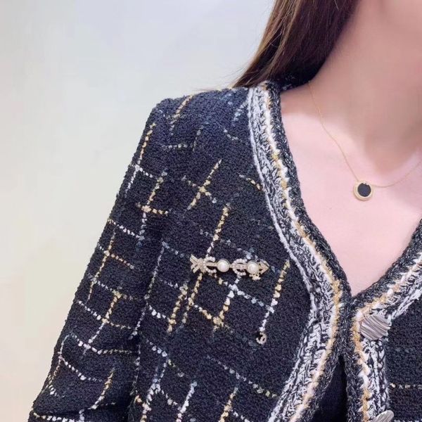 c designer brooches womens mens pins pearl diamond brooches designer pin dress pins double letters brooch for lady luxury vintage jewelry dr, Gray
c designer brooches womens mens pins pearl diamond brooches designer pin dress pins double letters brooch for lady luxury vintage jewelry dr, Gray