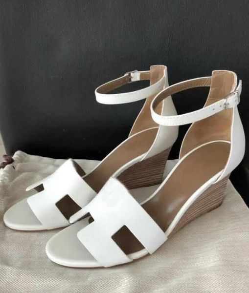 luxury dress shoes eve sandals legend wedge sandals high heeled shiny leather metal chain padlock women pointy naked sandals quality size 35, Black
luxury dress shoes eve sandals legend wedge sandals high heeled shiny leather metal chain padlock women pointy naked sandals quality size 35, Black