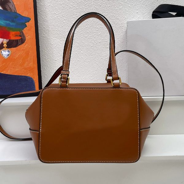cowhide handbag shoulder bag fashion letter women crossbody bags large capacity tote purse zipper closure gold hardware genuine leather squa
cowhide handbag shoulder bag fashion letter women crossbody bags large capacity tote purse zipper closure gold hardware genuine leather squa