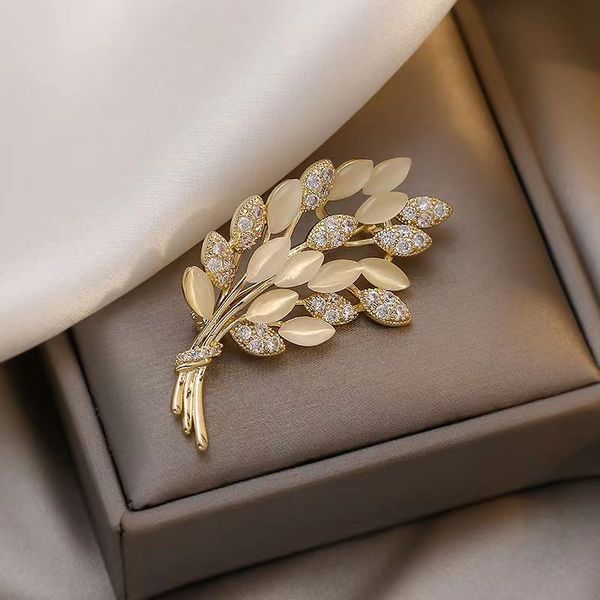 mai sui high-end brooch for women with a sense of design. small group anti stray brooch pin buckle accessories for mothers as a gift on moth, Gray
mai sui high-end brooch for women with a sense of design. small group anti stray brooch pin buckle accessories for mothers as a gift on moth, Gray