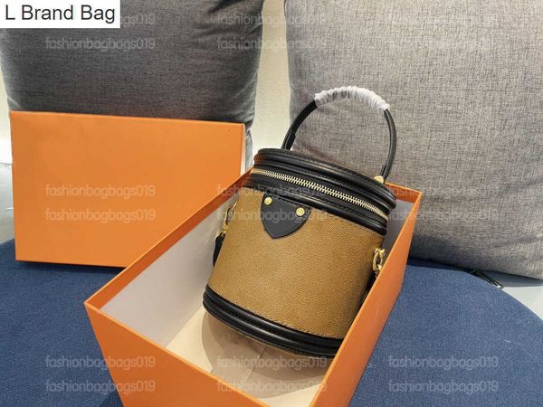 l brand bag speedy bucket bags retro brown leather outdoor vintage adjustable shoulder bag luxury desinger womens bag 38r3, Black
l brand bag speedy bucket bags retro brown leather outdoor vintage adjustable shoulder bag luxury desinger womens bag 38r3, Black