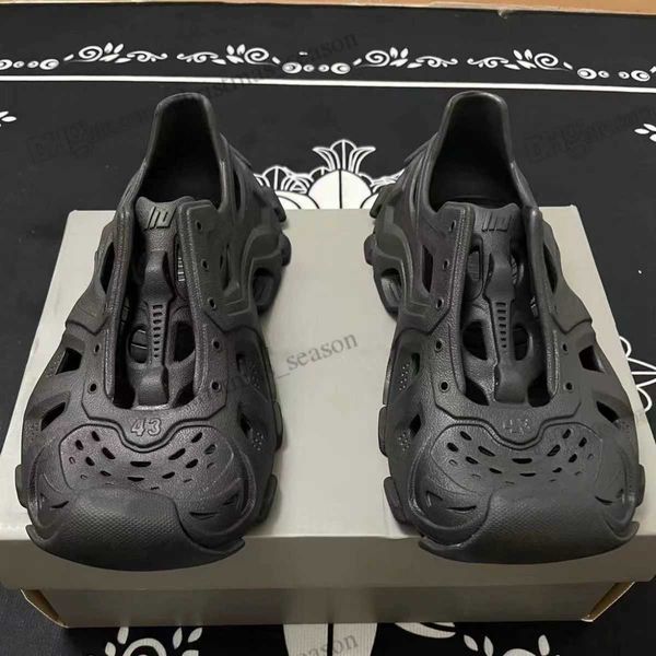 designer lace-up sandals slippers paris men woman black beige slider slide slipper foam slides rubber beach casual sneakers 38-44 balencaiga
designer lace-up sandals slippers paris men woman black beige slider slide slipper foam slides rubber beach casual sneakers 38-44 balencaiga