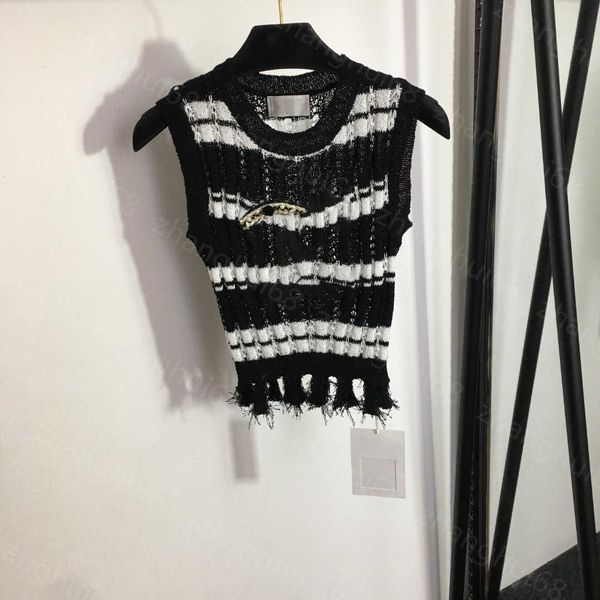 23ss womens designer clothing womens knits round neck pearl braided logo stripe knitted vest womens clothes, White
23ss womens designer clothing womens knits round neck pearl braided logo stripe knitted vest womens clothes, White