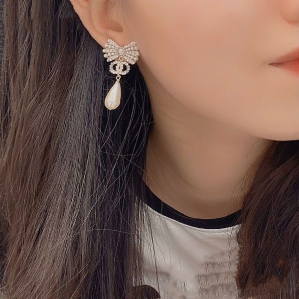 luxury brand designer earings double letters stud earring famous brand pearl diamond pendant earrings women girls wedding party designer jew, Golden;silver
luxury brand designer earings double letters stud earring famous brand pearl diamond pendant earrings women girls wedding party designer jew, Golden;silver