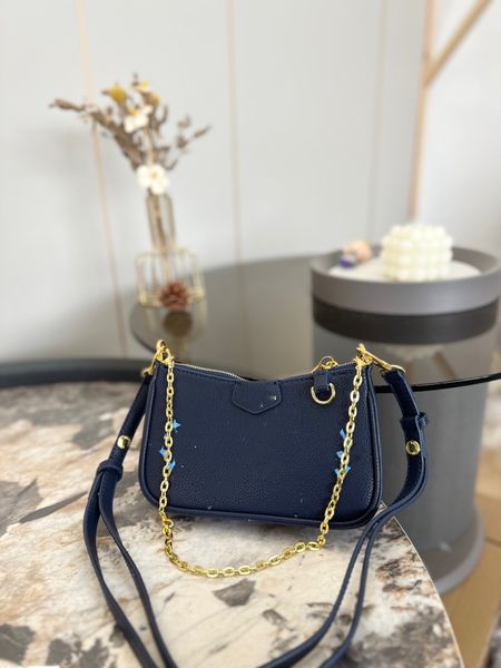 luxury designer shoulder bag for women's large flower fashion bag with three shoulder straps and multiple carrying methods delivery box
luxury designer shoulder bag for women's large flower fashion bag with three shoulder straps and multiple carrying methods delivery box