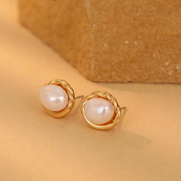 baroque classic natural pearl earrings with high-end and simple button earrings, Golden
baroque classic natural pearl earrings with high-end and simple button earrings, Golden