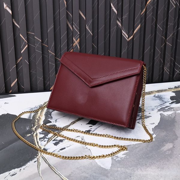 10a fashionable crocodile pattern leather envelope bag women's chain shoulder bag flip magnetic snap open quilted metal logo luxury bag
10a fashionable crocodile pattern leather envelope bag women's chain shoulder bag flip magnetic snap open quilted metal logo luxury bag