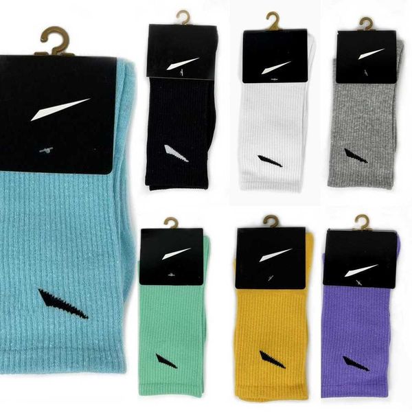 10 color fashion brand men's cotton socks new style black leisure men women soft breathable summer winter for male sockes acmm f0e9
10 color fashion brand men's cotton socks new style black leisure men women soft breathable summer winter for male sockes acmm f0e9