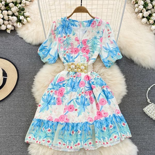 2023 summer new elegant retro style v-neck lantern sleeves wrapped up to show thin print a-line large swing dress, Black;gray
2023 summer new elegant retro style v-neck lantern sleeves wrapped up to show thin print a-line large swing dress, Black;gray