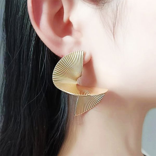 ear accessories burnt silver tassel span earrings european and american metal exaggerated large studs niche design
ear accessories burnt silver tassel span earrings european and american metal exaggerated large studs niche design