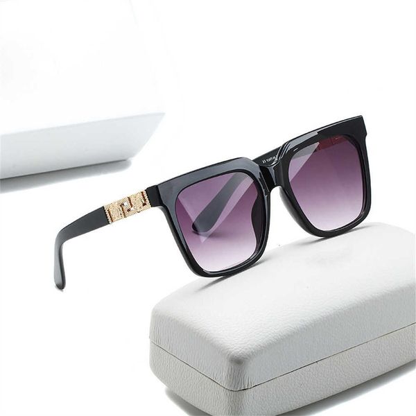 sunglasses designer luxury summer outdoor various style with box womans fashion mens sun glasses uv protection men eyeglass gradient metal h, White;black
sunglasses designer luxury summer outdoor various style with box womans fashion mens sun glasses uv protection men eyeglass gradient metal h, White;black