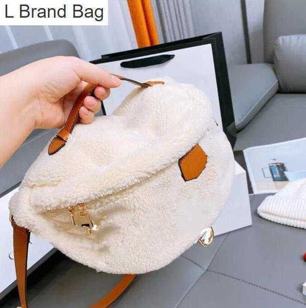 l bag original hardware soft plush genuine teddy men chest bag bumbag designers crossbody bags purse letter tedy luxurys lambswool, Black
l bag original hardware soft plush genuine teddy men chest bag bumbag designers crossbody bags purse letter tedy luxurys lambswool, Black