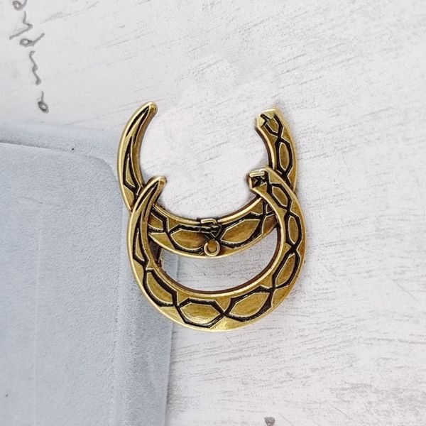 ggity brooches pins designer for women brand letter 18k gold plated inlay crystal rhinestone jewelry handmade leather brooch pin men marry w, Gray
ggity brooches pins designer for women brand letter 18k gold plated inlay crystal rhinestone jewelry handmade leather brooch pin men marry w, Gray