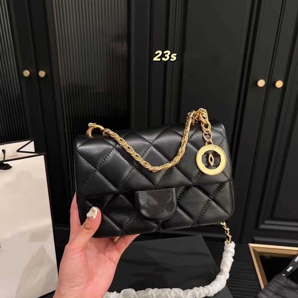 woman's luxury channel bag designer bags handbags shoulder crossbody cf bag fashion texture leather cross chain saddle bag messenger ba
woman's luxury channel bag designer bags handbags shoulder crossbody cf bag fashion texture leather cross chain saddle bag messenger ba