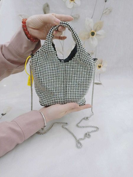 womens bag fashionable high grade diamond chain with rhinestone evening portable messenger
womens bag fashionable high grade diamond chain with rhinestone evening portable messenger
