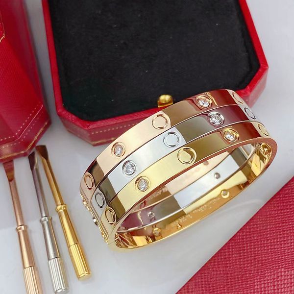 new fashion women's bracelet classic brand bracelet girl valentine's day jewelry gift 316l stainless steel jewelry with box, Golden;silver
new fashion women's bracelet classic brand bracelet girl valentine's day jewelry gift 316l stainless steel jewelry with box, Golden;silver