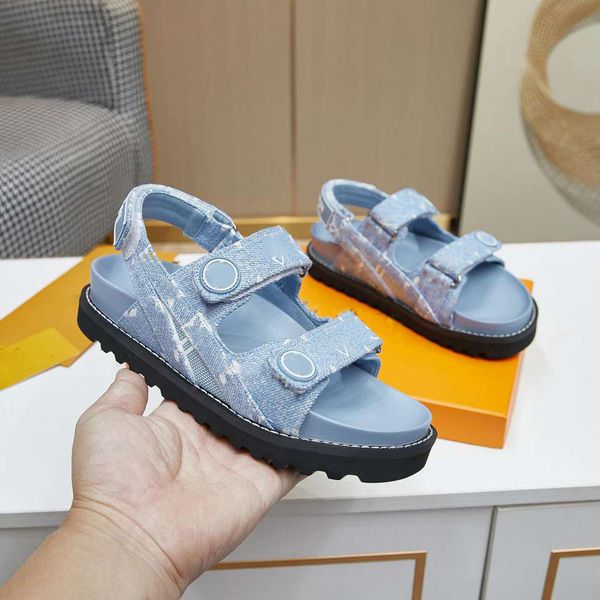 2023 designer womans paseo flat comfort sandals luxury summery leather denim adjustable beach sandal sandy slippers slides with box, Black
2023 designer womans paseo flat comfort sandals luxury summery leather denim adjustable beach sandal sandy slippers slides with box, Black