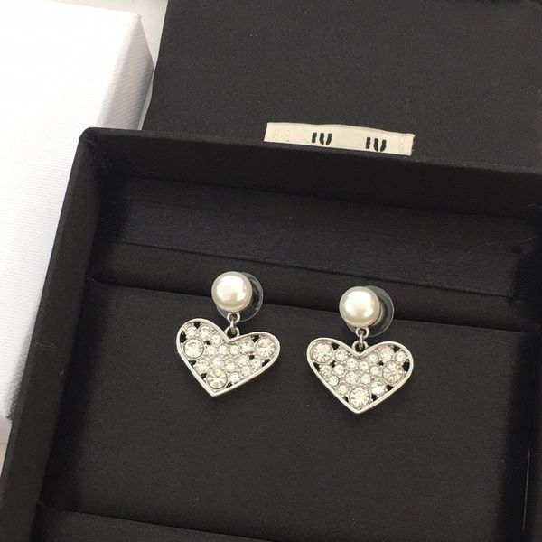 classic letter charm earring luxury designer stud earrings elegant women premium jewelry earrings gift couple 18k gold plated 925 silver bra, Golden
classic letter charm earring luxury designer stud earrings elegant women premium jewelry earrings gift couple 18k gold plated 925 silver bra, Golden