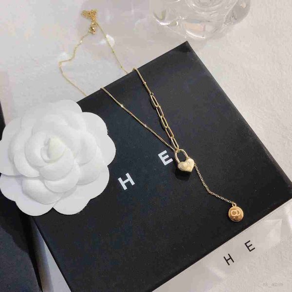women's exclusive love pendant necklace luxury designer necklace classic premium jewelry accessories popular fashion brand exquisite gi, Silver
women's exclusive love pendant necklace luxury designer necklace classic premium jewelry accessories popular fashion brand exquisite gi, Silver
