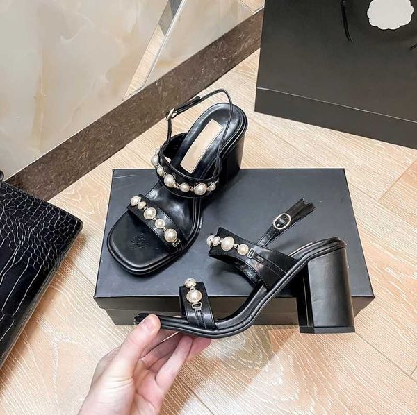 2.5 5 9 cm interlocking c block heel sandals 2023 paris women pearl charms slingback logo slippers crystal mid high heels slides pumps party, Black
2.5 5 9 cm interlocking c block heel sandals 2023 paris women pearl charms slingback logo slippers crystal mid high heels slides pumps party, Black